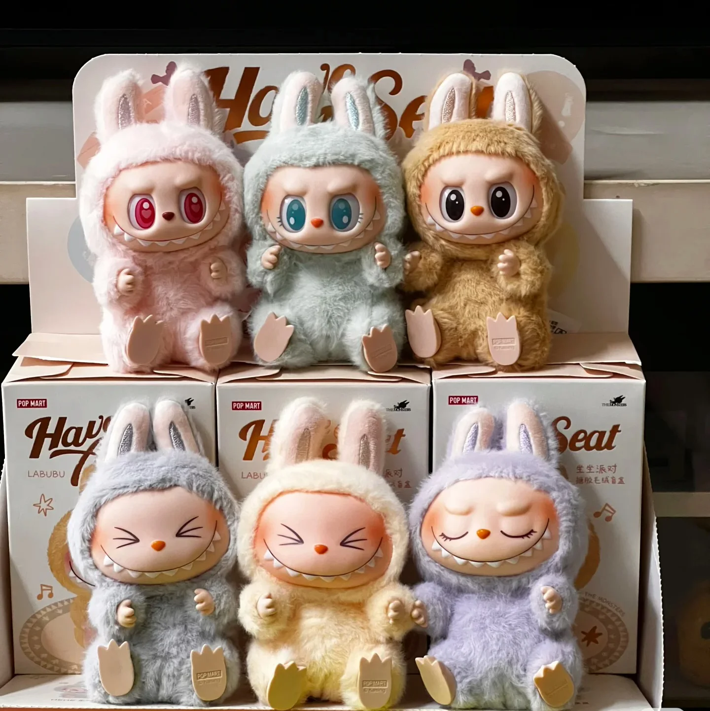 

Labubu V2 Have A Seat The Monsters Vinyl Blind Box Pendant Decoration Replica Keychain Toy 1:1 Made In China High Quality