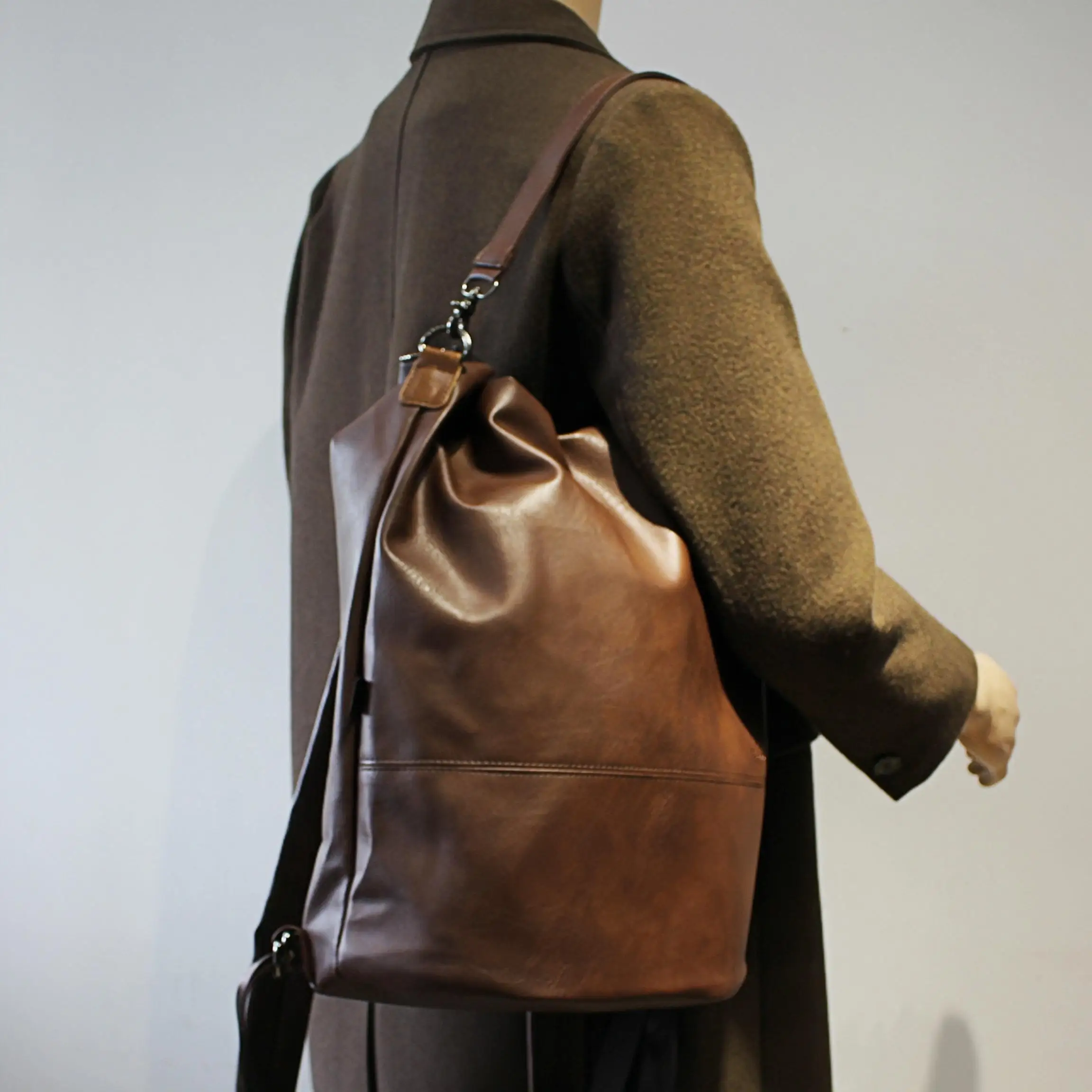 zaino-portatile-da-viaggio-universitario-retro-in-pelle-pu-giapponese-semplice-in-puro-colore-per-uomini-e-donne