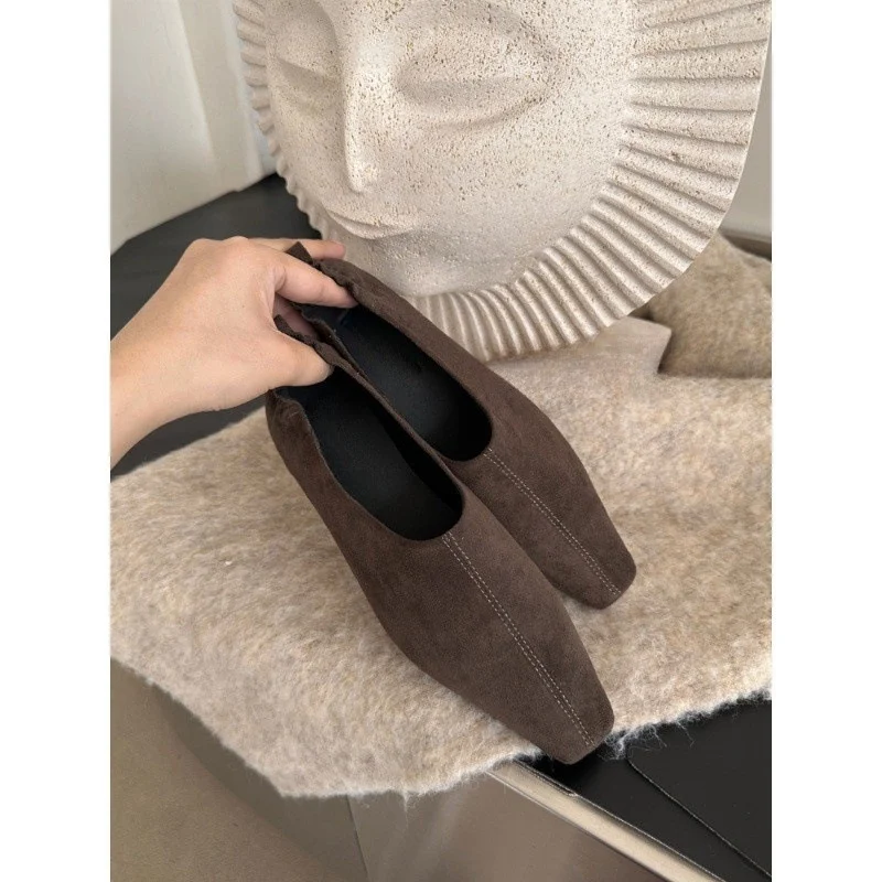 

Elegant Retro Flat Women's Shoes 2024 New Autumn Winter Velvet Slip-On Casual Bean Bean Shoes Fashionable Comfortable Flats