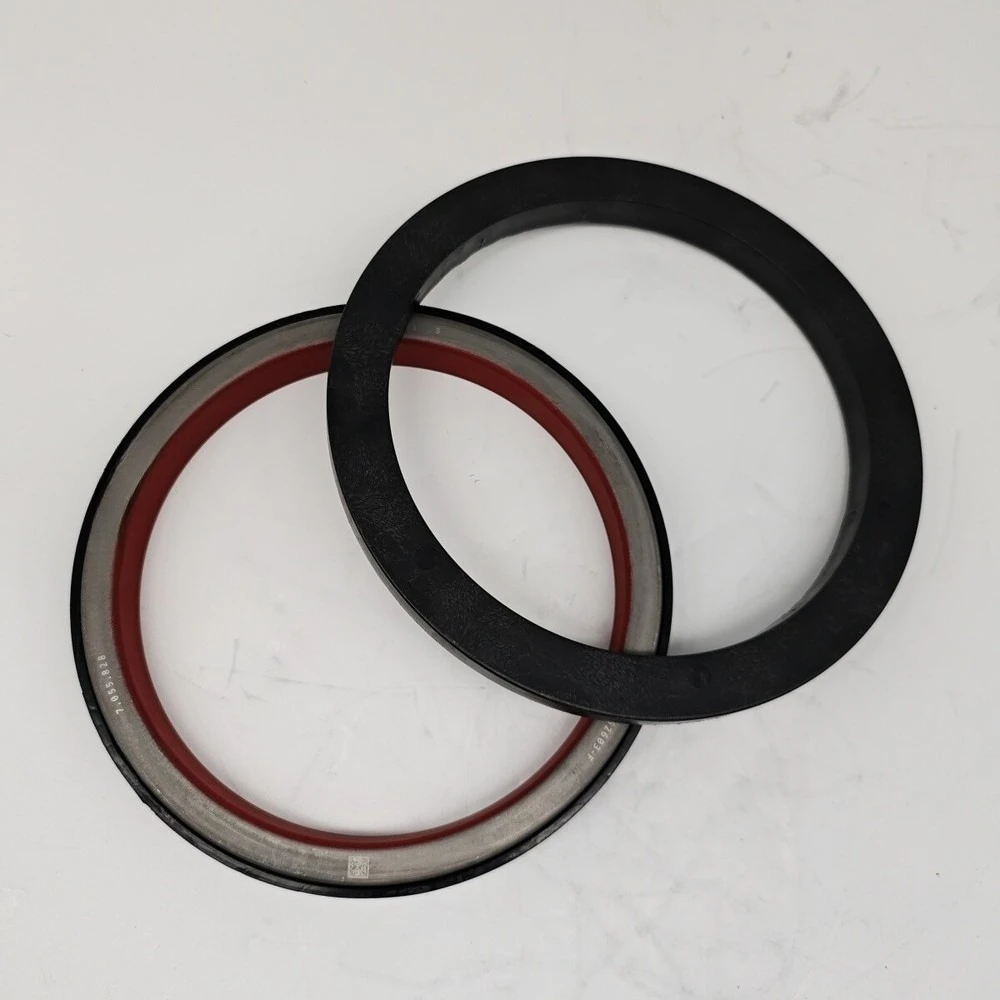 For 4965569 is suitable for Cummins ISX15 QSX15 engine accessoriescrankshaft rear oil seal 4965569