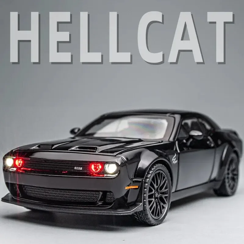 1:32 Challenger Hellcat STR Red Eyes Spielzeugauto Druckgussfahrzeuge Metallautos Dekoration Zurückziehen Modellautos mit Ton und Licht