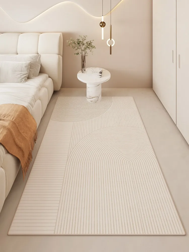 

Современный простой ковер в кремовом стиле для спальни, высококачественные ковры в полоску с принтом для главной спальни, украшение для дома, простой в уходе прикроватный ковер