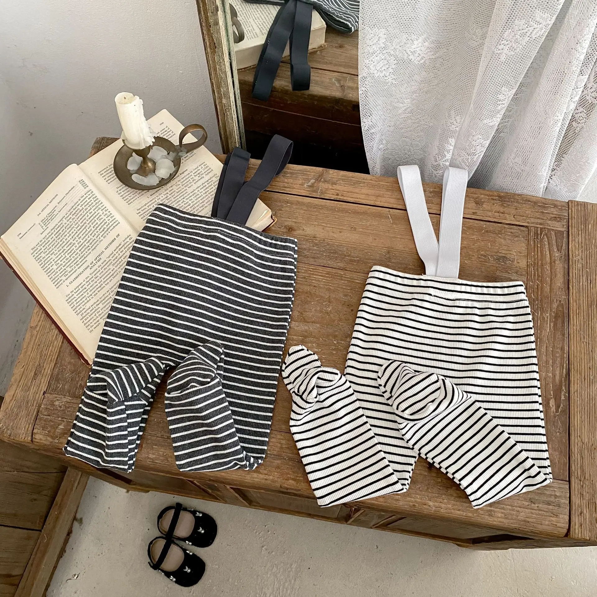 

2025 Autumn New Baby Striped Leggings Cotton Comfortable Infant Girl Sling Trousers Baby Boy Strap Pantyhose Toddler Clothes