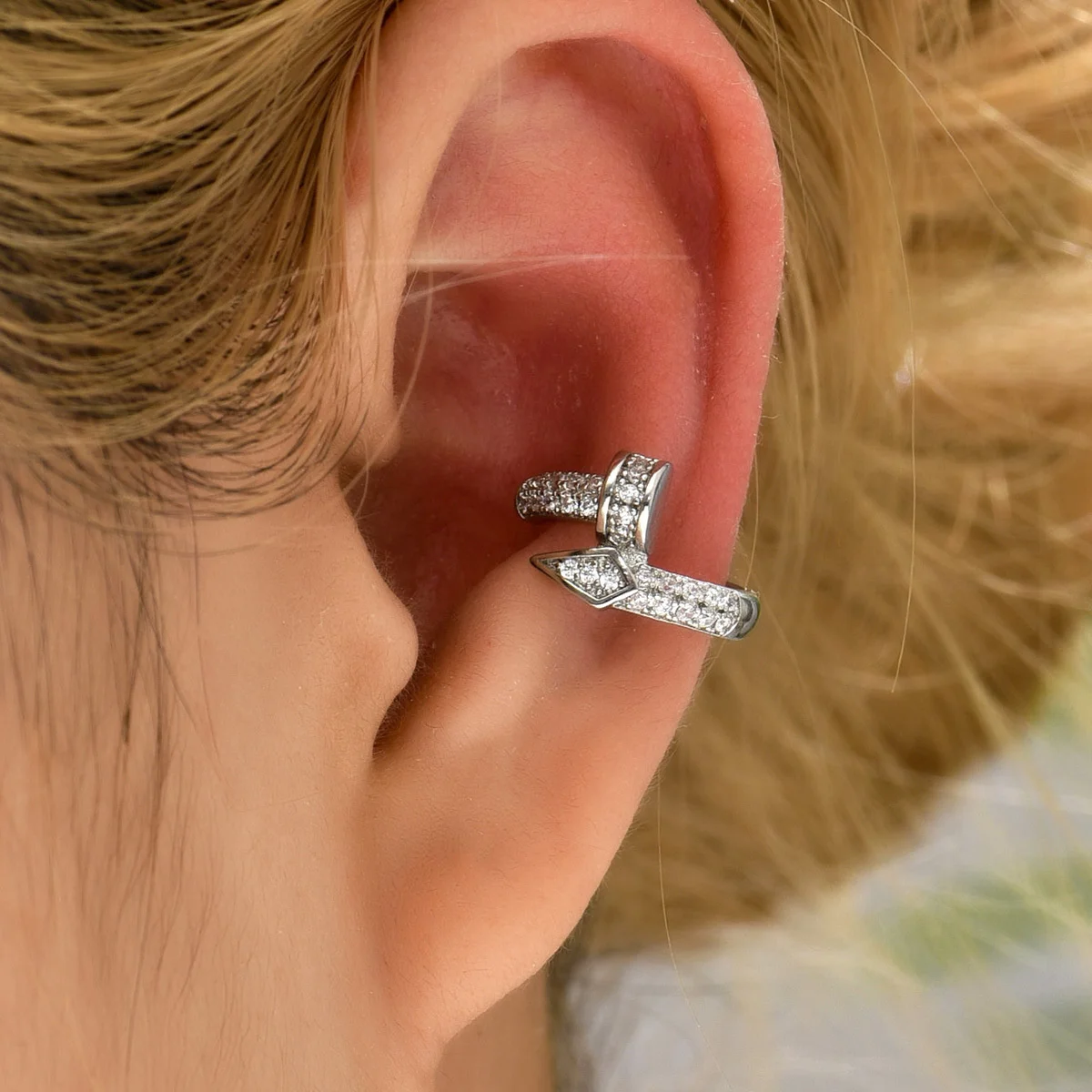 

JF2022 New Original Design Fashion Trend Simple Micro Inset Zircon Nail Women's Earrings Ear Bone Clip