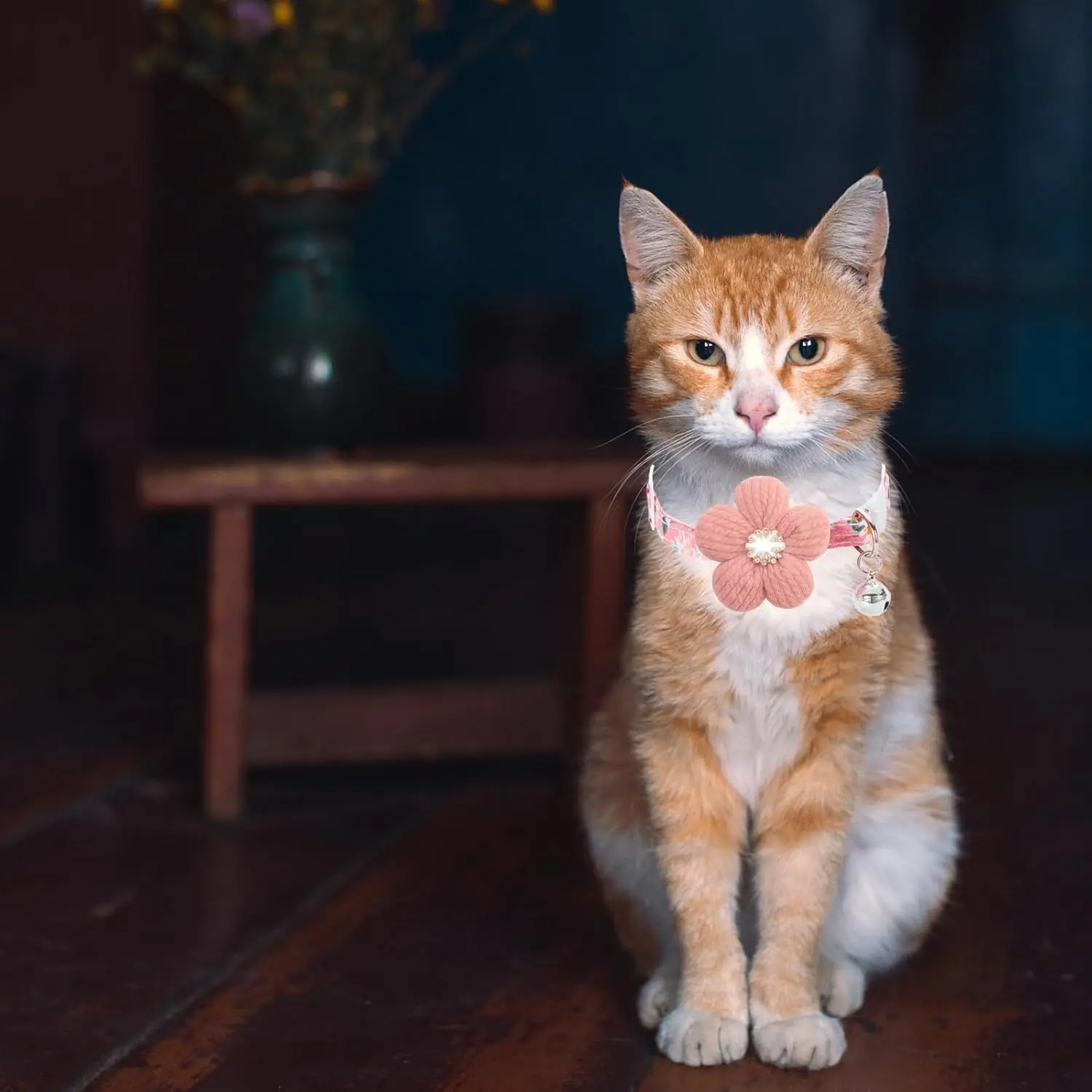 Katzenhalsband, abreißbares Kätzchenhalsband mit Blumen-Strasssteinen, Kitty-Halsband mit Glöckchen, florales Haustierhalsband mit für Katzen und Welpen – Detail 5