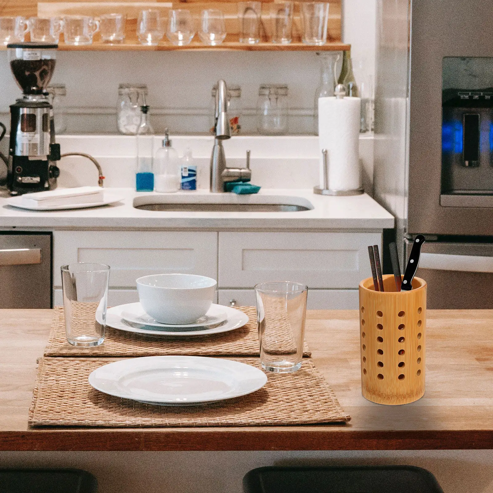 

Премиальный бамбуковый держатель для кухонных приборов: вилок, ложек, ножей. Органайзер для хранения. Прочный, износостойкий, простой в использовании.