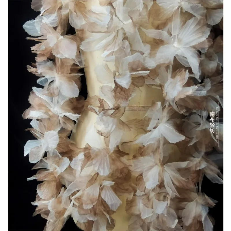 Brązowy trójwymiarowy gradientowy wielolistny korzeń kwiatowy przędza mała koronkowa ręcznie robiona dekoracja sukni ślubnej akcesorium projektowe