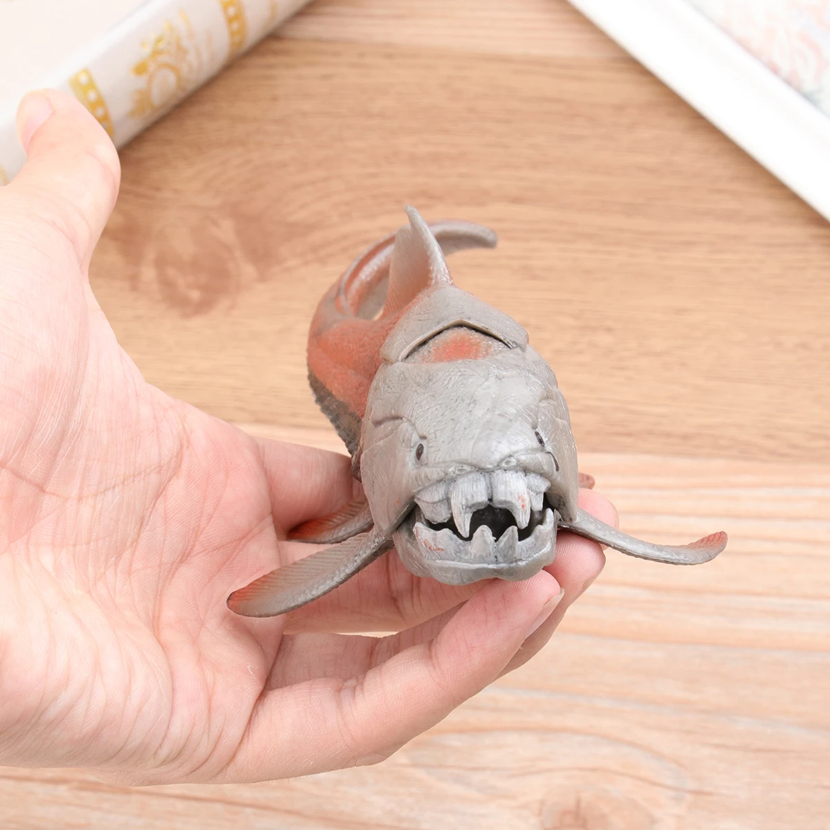 

1PC Simulated Marine Animal Model Decor Lifelike Dunkleosteus Model Plastic Solid Marine Animal Model Decor Mini Marine Animal M