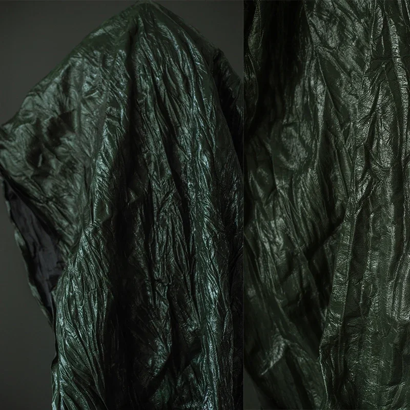 

Плиссированные вертикальные линии, жесткая масляная восковая кожаная ткань для креативного пальто, ткань на метр, материал для шитья одежды своими руками