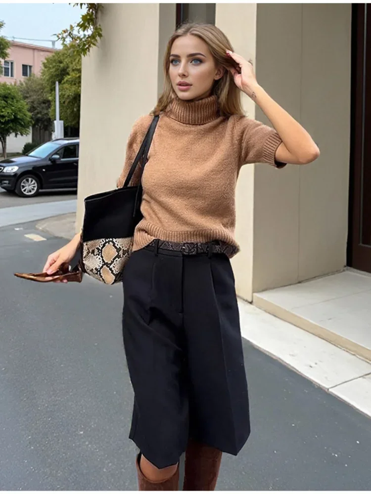 

2025 Трикотаж, женский однотонный коричневый свитер с короткими рукавами, женский шикарный лоскутный свободный короткий вязаный пуловер с высоким воротником, женский