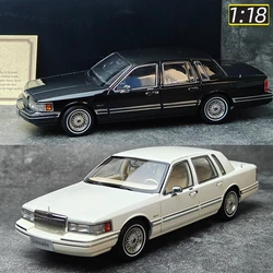 xiaoguang Diecast  model 1/18 scale TOWN CAR Model Metal die cast model Holiday gift collection