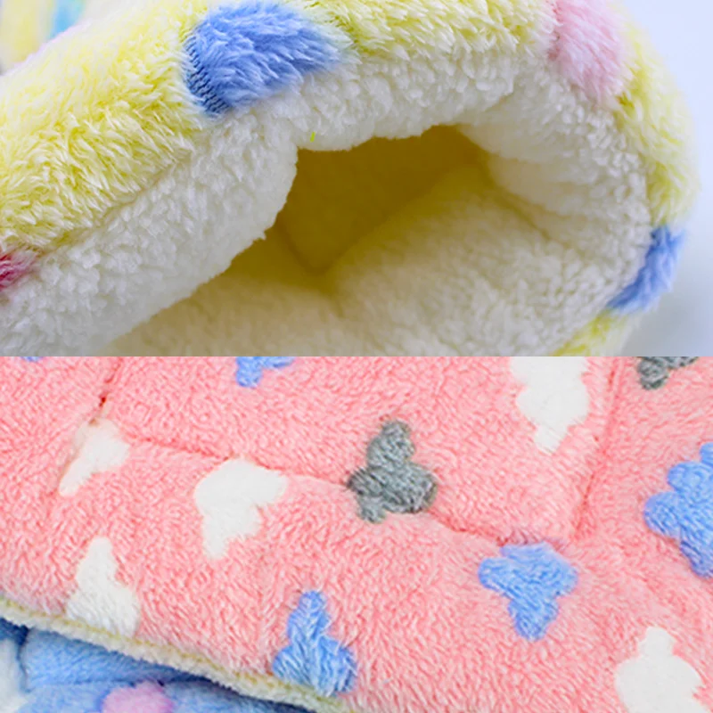 Warm Flannel Pet Mat for Dogs Cats Soft Fleece Blanket Pad Cozy Sleeping Bed Puppies Kittens Puppy Kitten Cushion Pet Accessorie