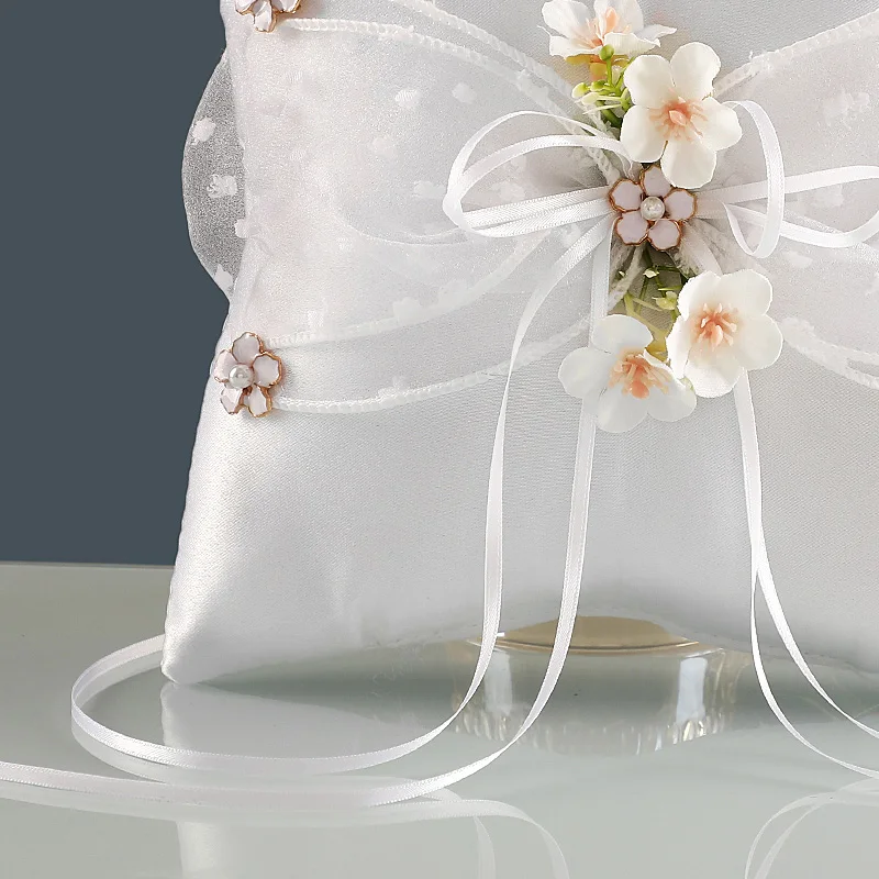 وسادة خاتم الزفاف مع فيونكة - هدية إكسسوار أنيقة لحفلات الزفاف للعرائس