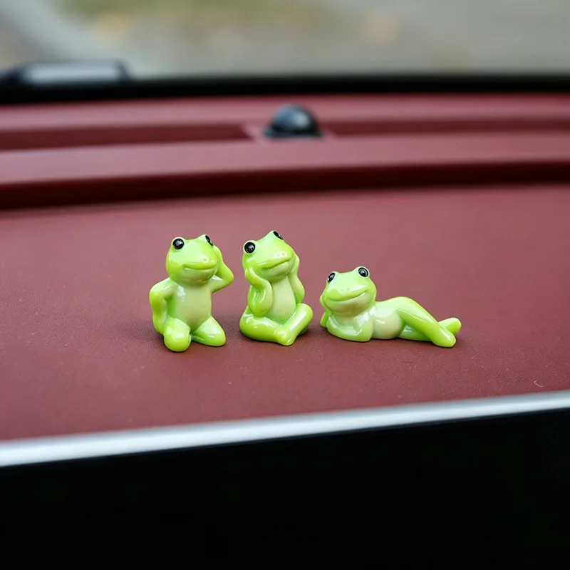 Cute Funny Frog Car Ornament Unique Weird Mini Figurine for Dashboard Window & Car Screen Interesting Auto Interior Decoration