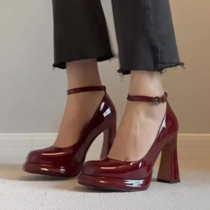 

Женские модные красные туфли Мэри Джейн на платформе с квадратным носком и одной пряжкой на платформе и блочном каблуке