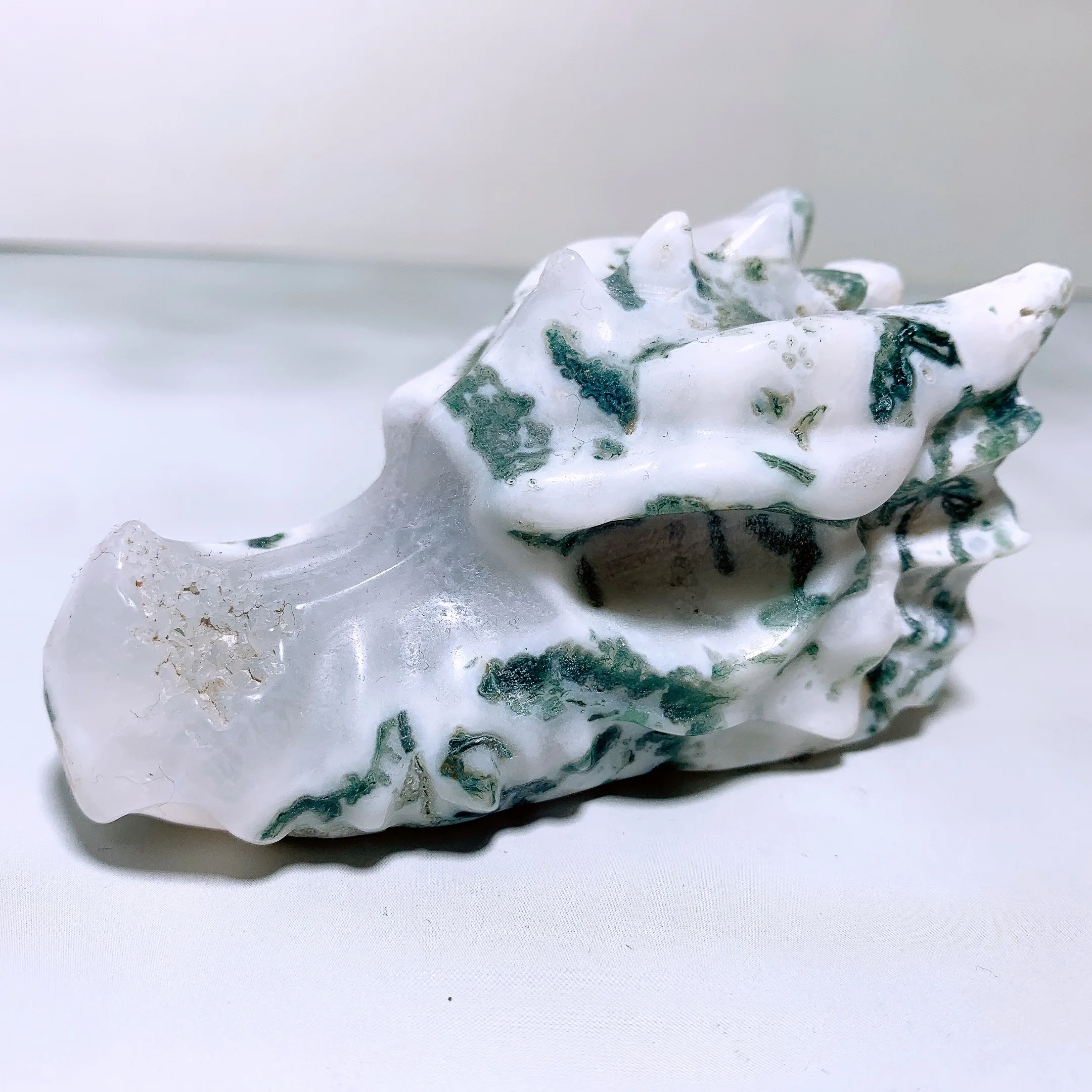 

Natural moss agate dragon head Crystal skull Dragon skull Skull carving Crystal carving Home decoration Big dragon head