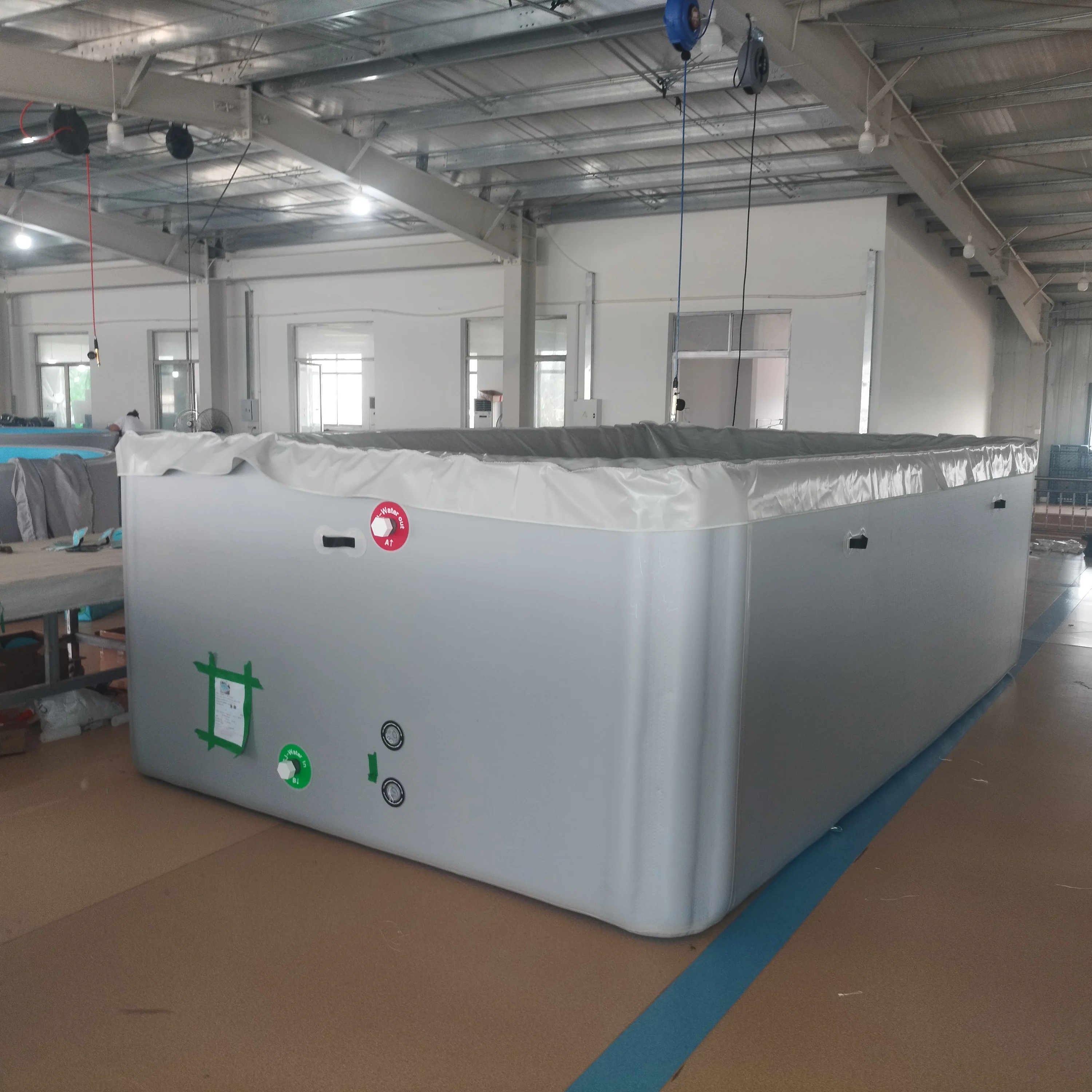 شحن إلى شعار مخصص كبير الحجم حمام سباحة قابل للنفخ في الهواء الطلق مادة غرزة مزدوجة حمام سباحة مائي محمول للسباحة