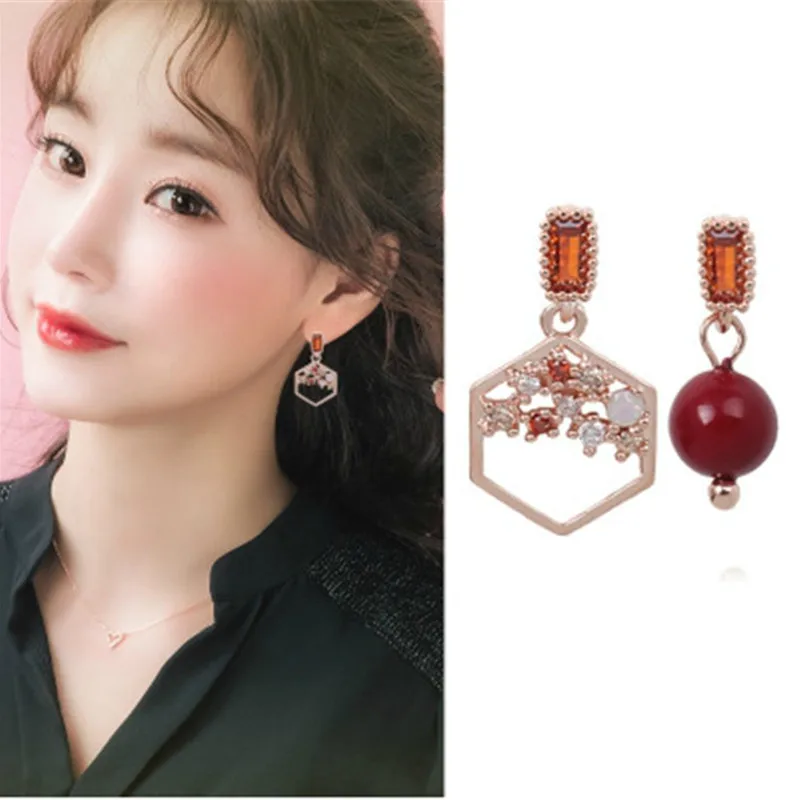 Fashion Red Bean Earrings Asymmetric Hexagon Earring Retro Imitation Pearl Earrings  Trendsetter Lady Earrings Jewelry Gift