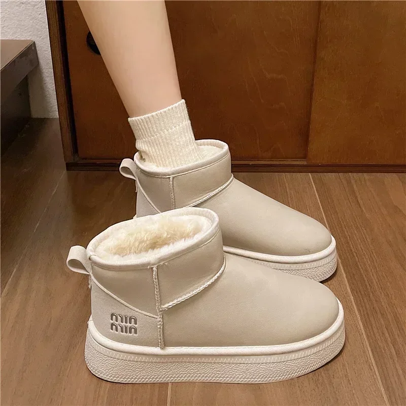 

Women's Thick Sole Warm Snow Boots Wear-resistant Anti-slip Round Head Boots Women One Kick Breathable Suede Suede Leisure 2025