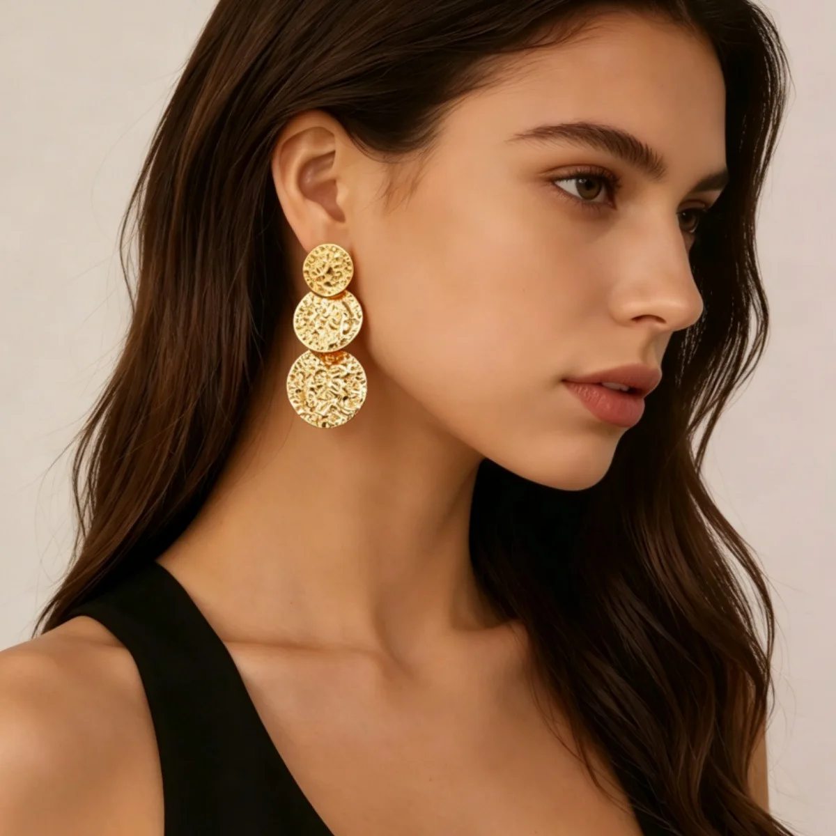 New disc splicing metal sense geometric temperament earrings hammer pattern design advanced sense simple versatile earrings