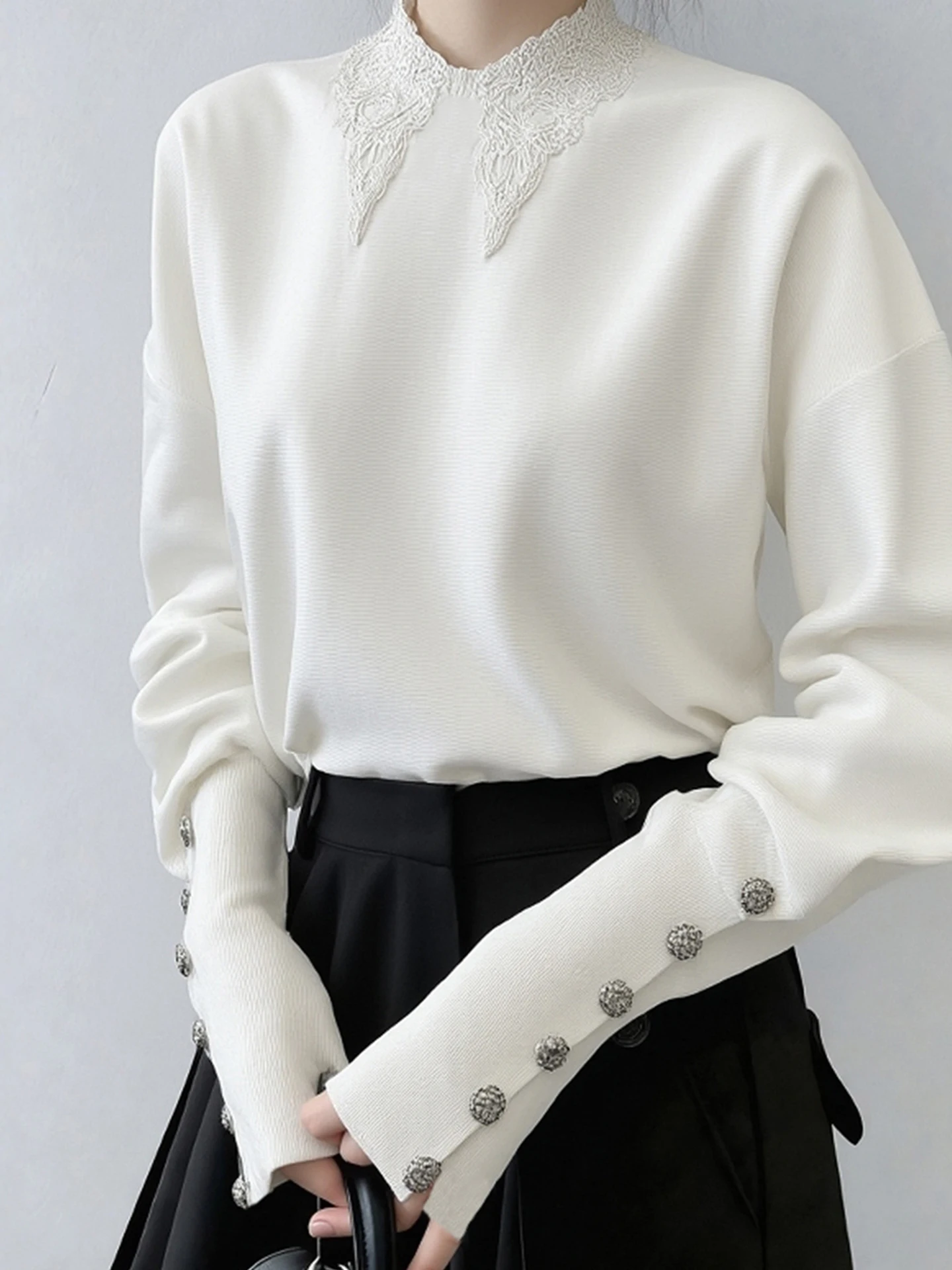 Csa Base de Manga Longa Estilo E para Senhora com Gola Alta, Top Único e Sofisticado para o Inverno, Cseta Trico...