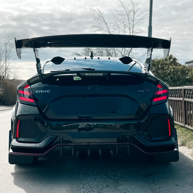 سبويلر Civic Type R FK8 VRSAR2 GT (2017 فصاعدًا) مع أرجل من ألياف الكربون الجافة لمظهر فائق والديناميكا الهوائية