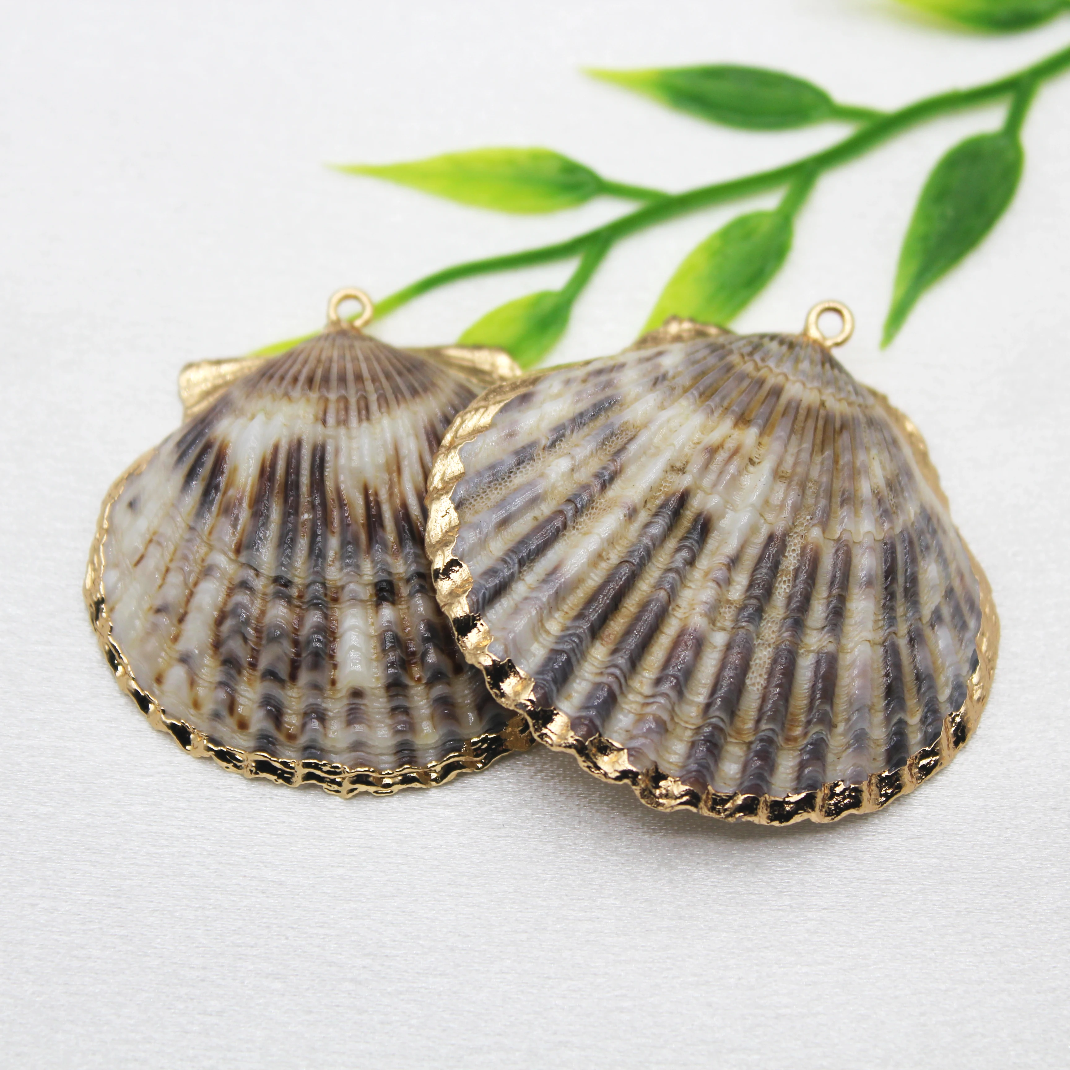 

Natural Shell Exquisite Fashion Pendant Gold-plated For Jewelry Making DIY Necklace Bracelet Earrings Handmade Accessories