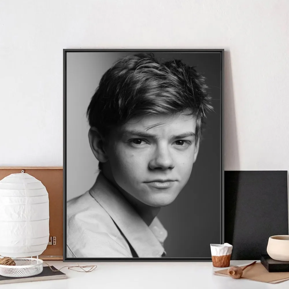 Thomas Brodie Sangster Poster No Framed Poster Kraft Club Bar Paper Vintage Poster Wall Art Painting Bedroom Study Stickers