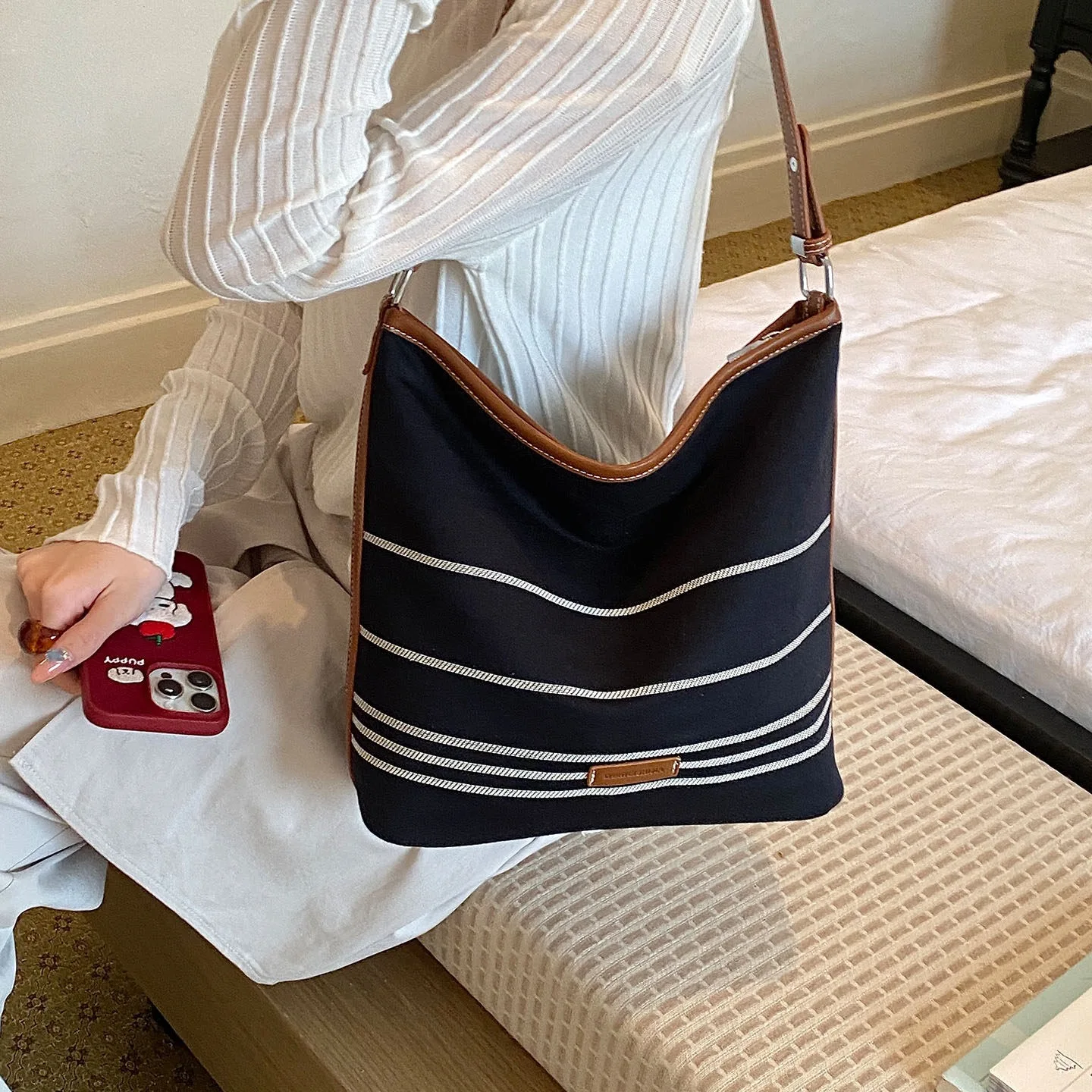 Bolsa Bucket de Lona Listrada - Luxury Bags Women avaliação e preço