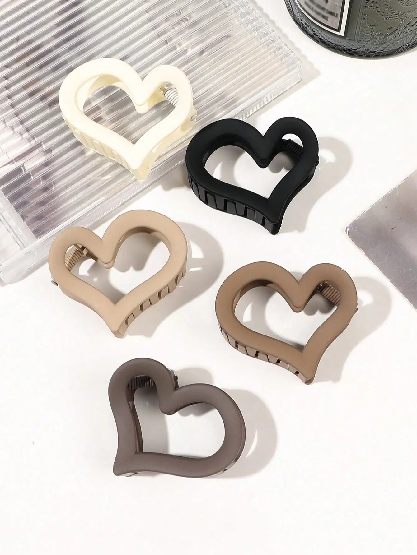 

5pcs Solid Beige Matte Small Hollow Heart-Shaped Hair Clips, Suitable For Cute Messy Buns, Valentine's Day Hair Accessories, School Daily, College Autumn/Winter Women Hair Decorations