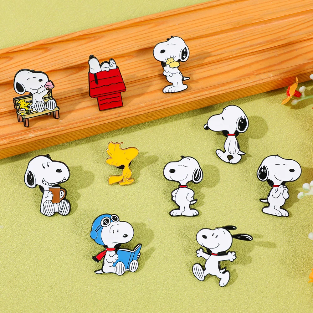 Juego de 10 broches personalizados con diseños creativos de perros blancos, ideales para decorar ropa, camisas y cuellos.