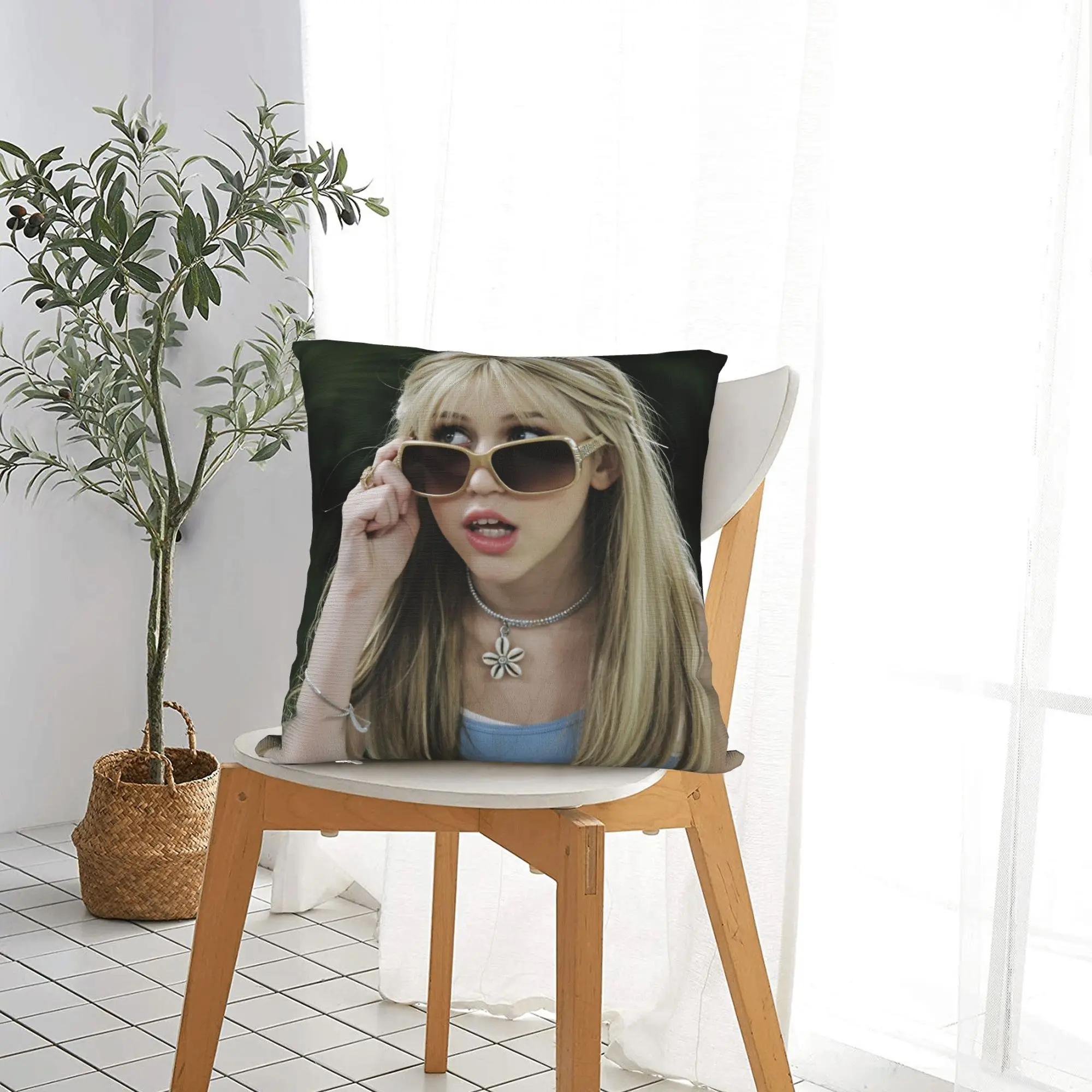 Singer Mileys Cyruss Pillow Case  Comfy Pillow Cover Retro Trendy Pillowcases For Living Room Sofa