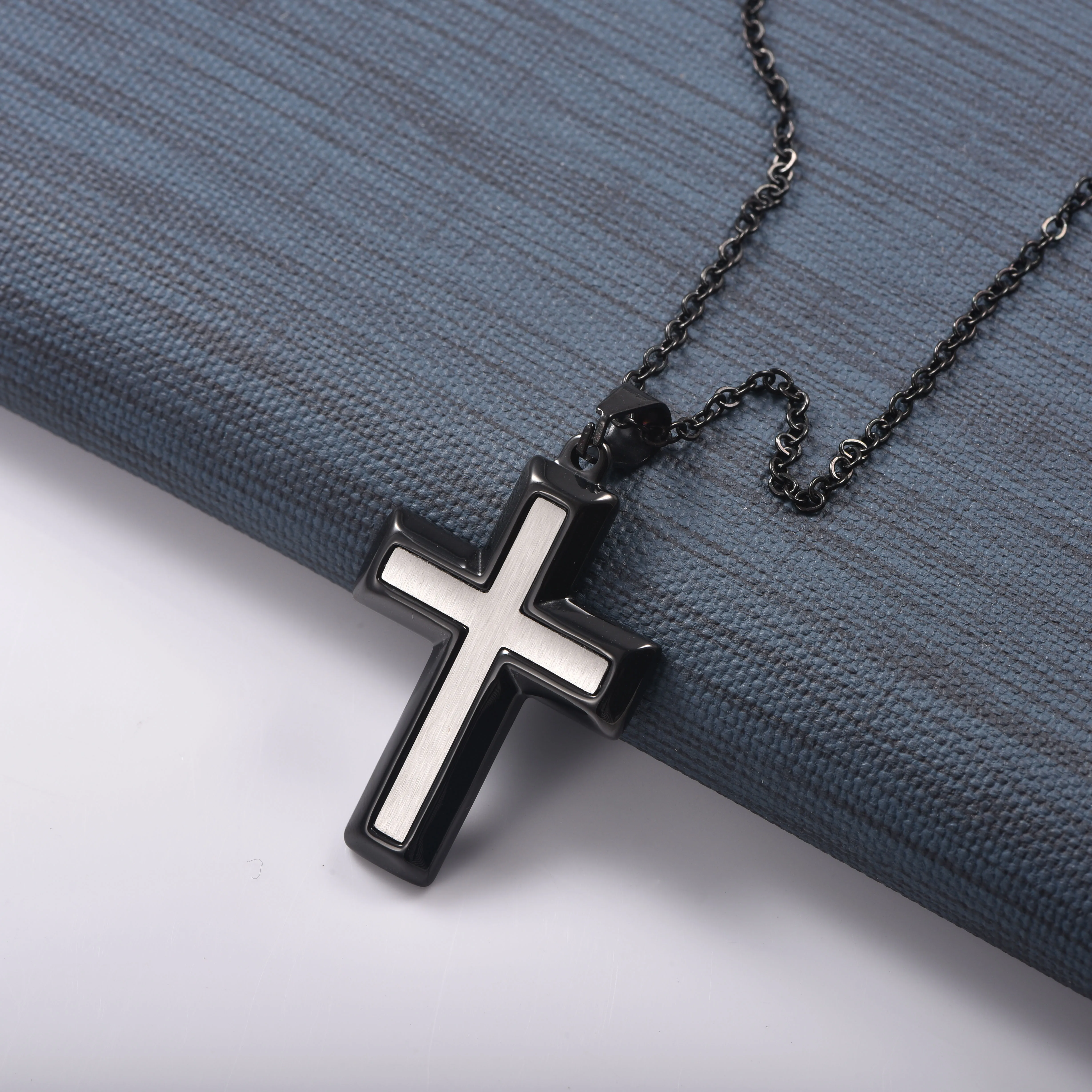 Mehrschichtige Kreuz-Anhänger-Halskette aus Edelstahl, Unisex, Herren-Halskette, Geschenk – Detail 3