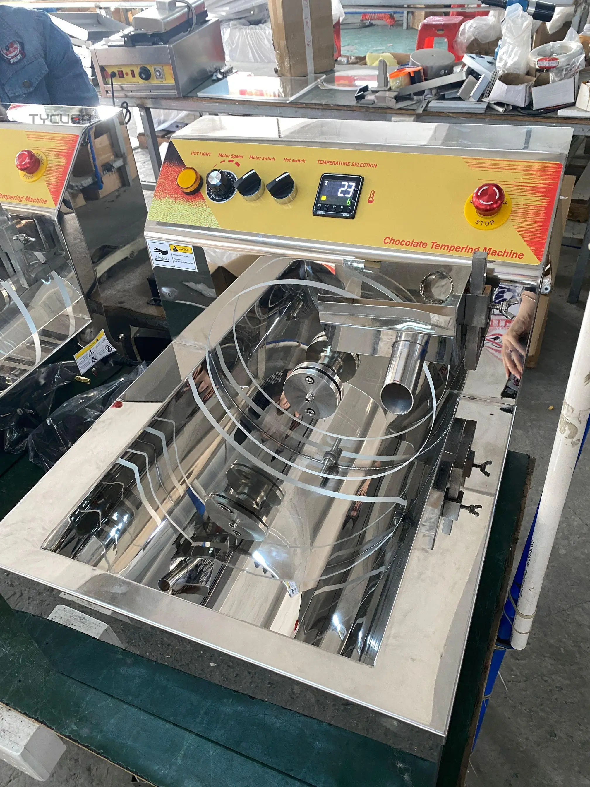 Macchina multifunzione per fusione/temperatura/rivestimento del cioccolato da 14 litri. Macchina per modellare il cioccolato elettrica commerciale