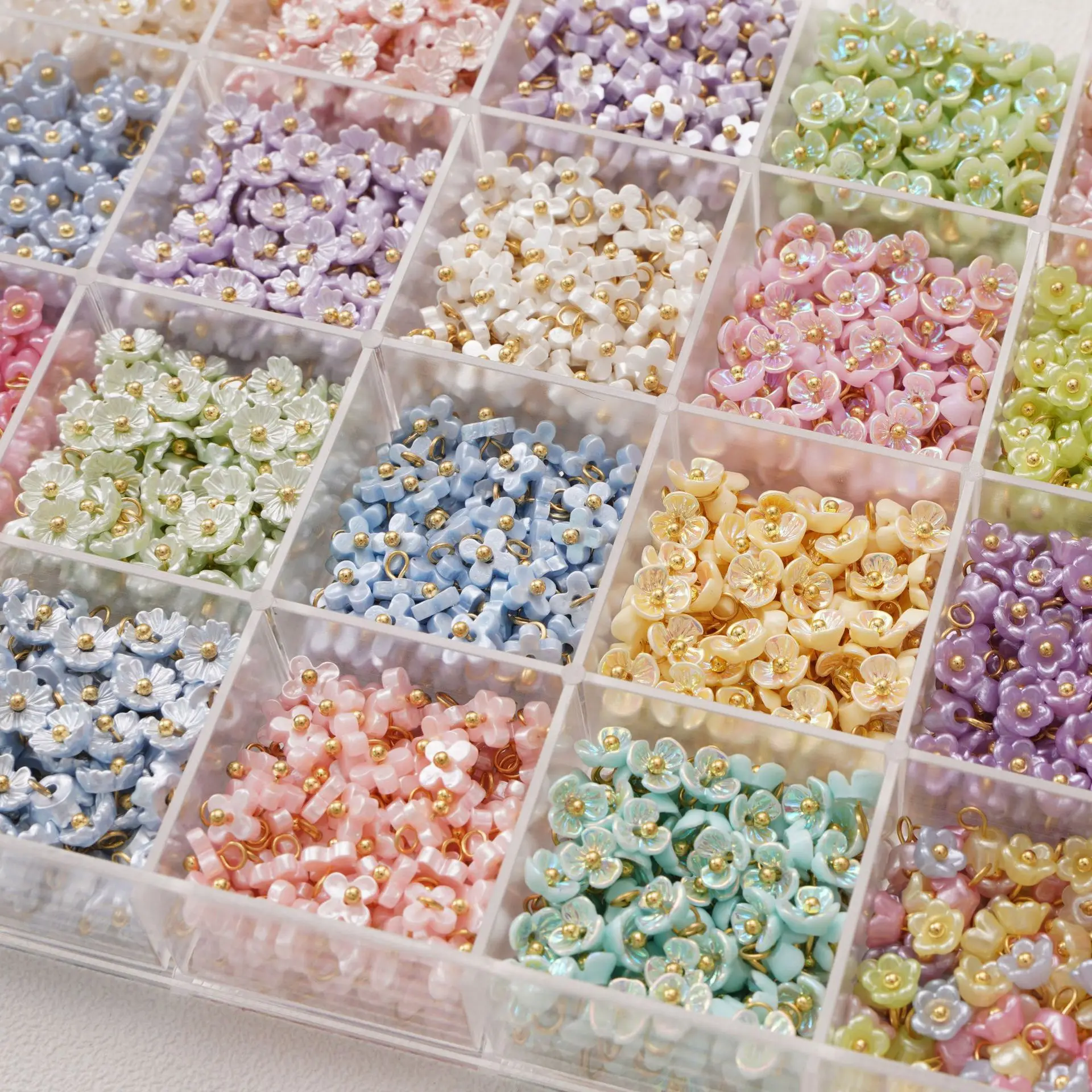 20pcs Resin Flower Pendant Beads Multi Color Gradient Mini Jewelry Accessory Handmade DIY Bracelet