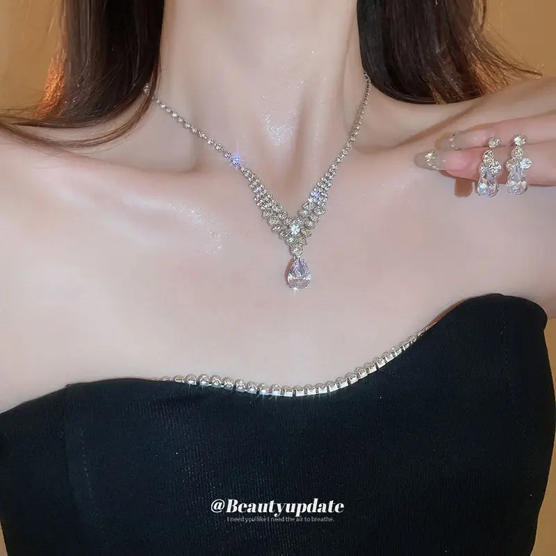 Colar de brincos de diamante incrustados com gotas de água, pingente de moda de luxo leve, corrente de clavícula