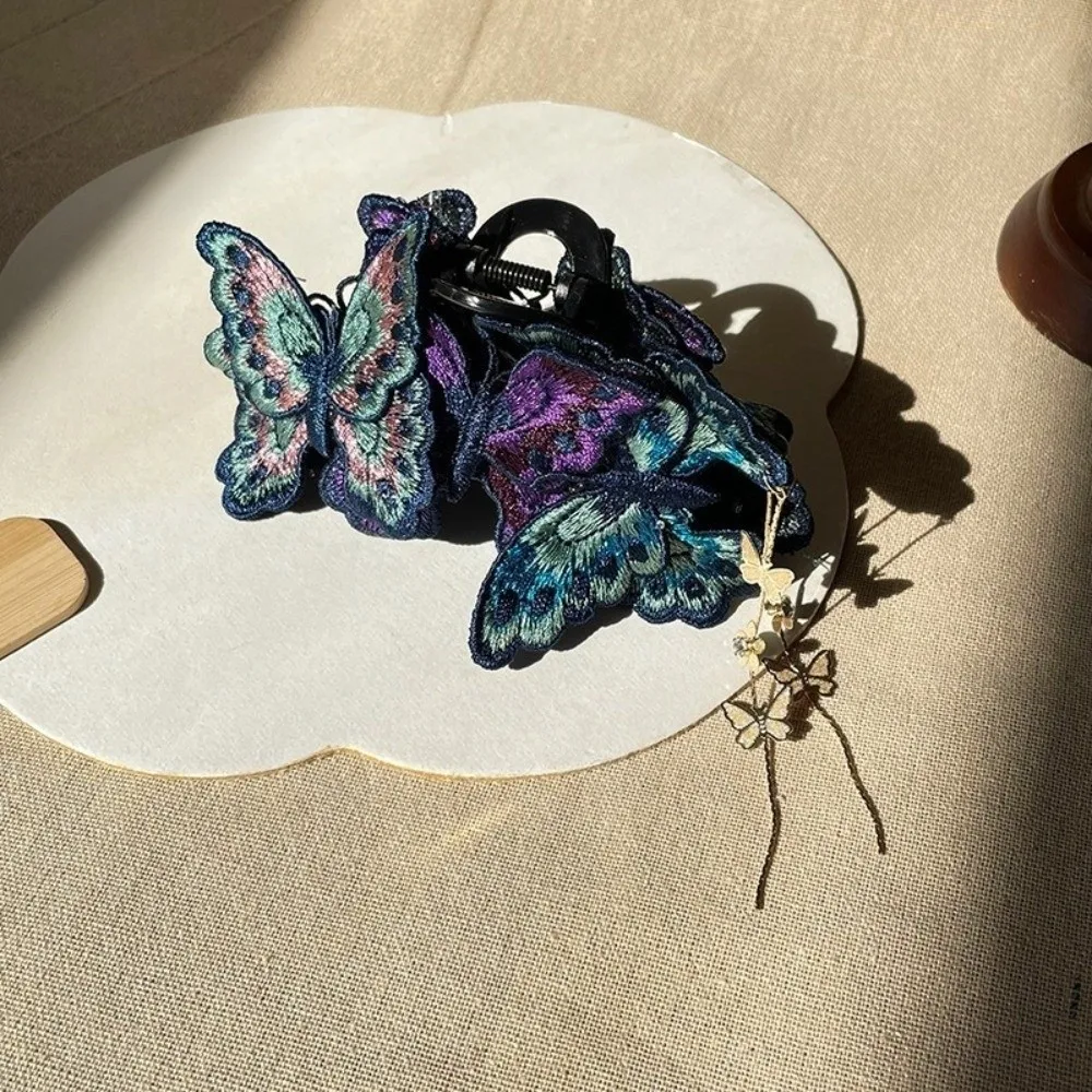 

Vintage Kniting Butterfly Hair Claw Flower Tassel Chinese Style Hair Grab Clip Hair Accessories Plastic Large Shark Clip Wedding