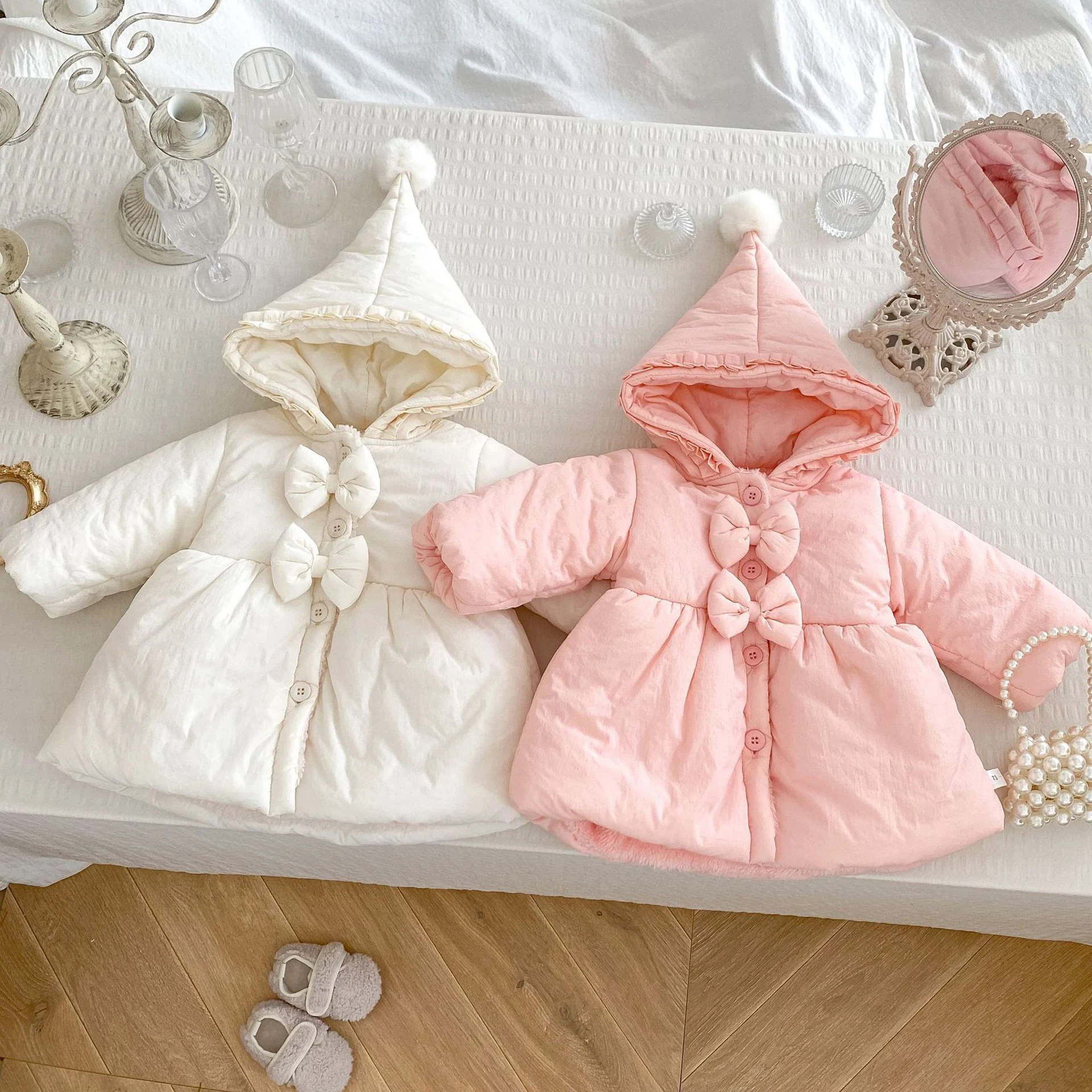 

Winter New Girls' Cotton Coats Mid-length Sweet Bow Velvet Cotton-padded Jackets Thickened Lace Hooded Top 2025 0-5Years Old