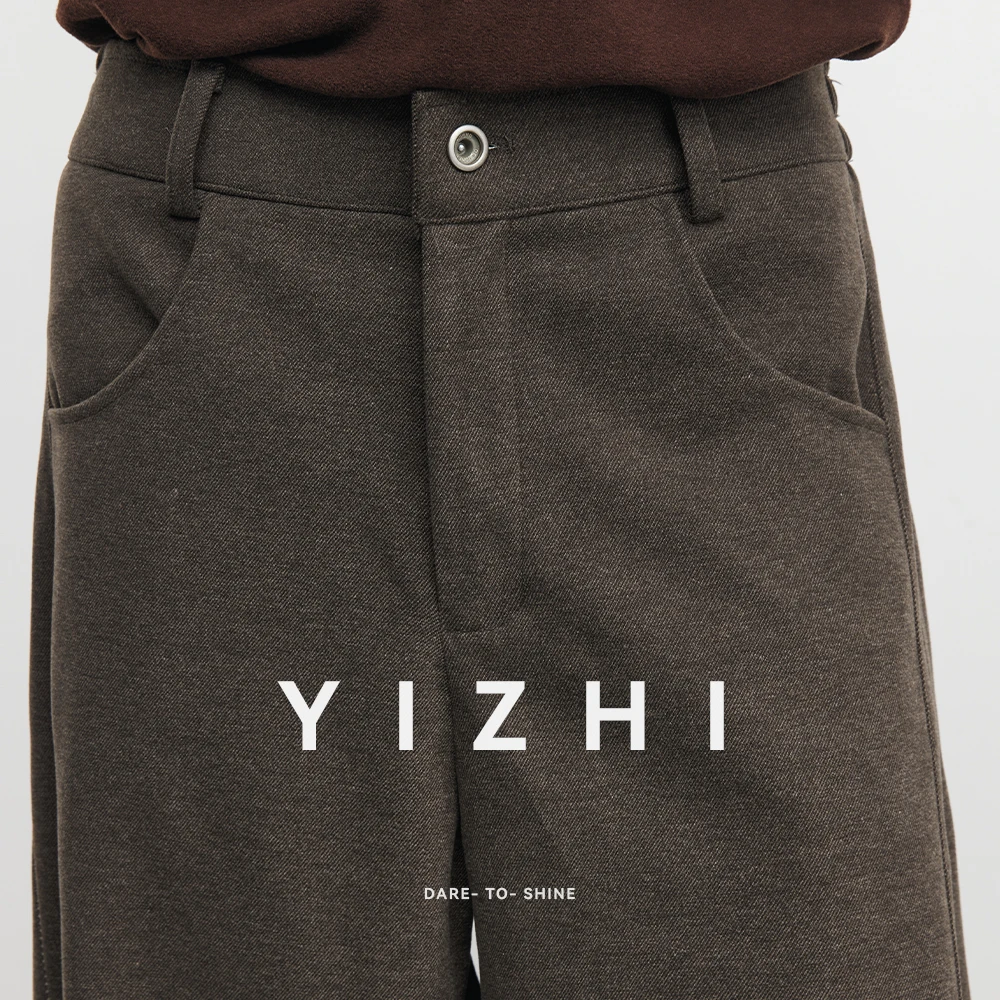 Moda masculina 430g pesado velo-forrado calças casuais americano cor sólida calças de perna larga masculino 2025 inverno commuter calças