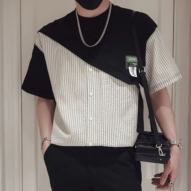 T-shirt rayé à manches courtes pour hommes, faux 2 pièces, vêtements polyvalents, épissé, nouveau style, marque tendance, médicaments Y2K, été 2024
