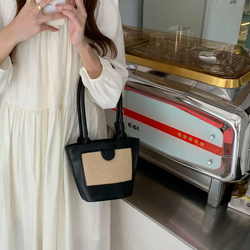 

Korean Niche Design Straw Handbag Women Vintage Patchwork Large Capacity Bucket Bag Ladies Casual Gentle Shoulder Underarm Bag