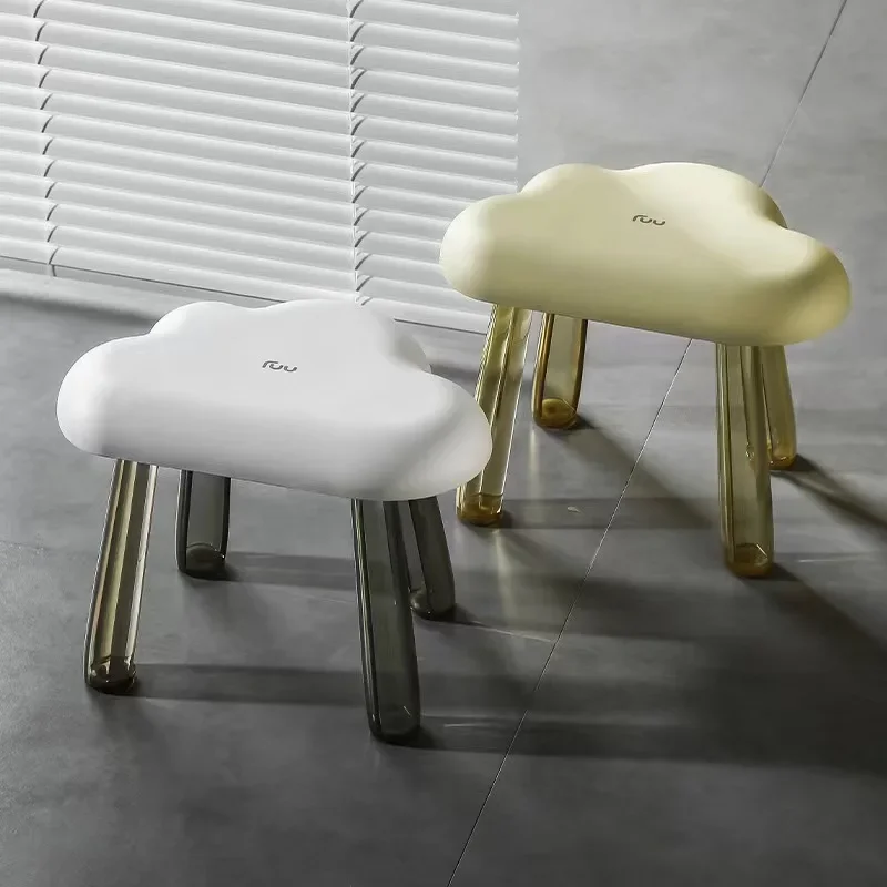 Petit tabouret transparent en forme de nuage, léger et luxueux, pour changer les chaussures à la maison, tabouret bas créatif, banc en plastique, J25