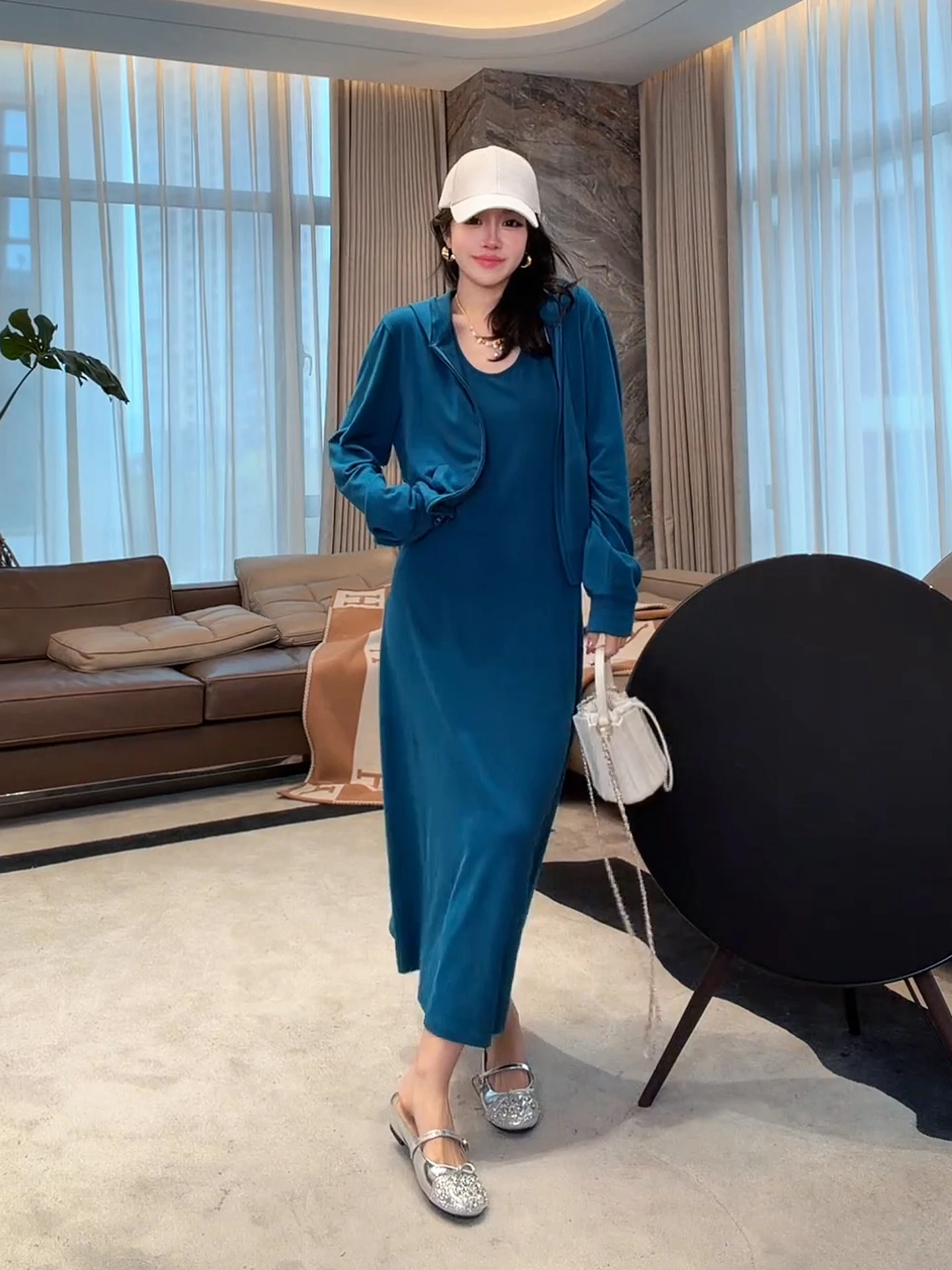 

Elegant Blue Slimming Vest Dress by Laoyang Spring 2026 High Waist Modal Fabric Casual Style A-Line Skirt No Sleeve