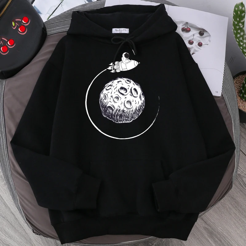 Astronaut On Spaceship To Moon Hoodies 2022 Autumn Retro Hooded Sweatshirt Street Fashion Pullover Hip Hop Warm Men Clothing