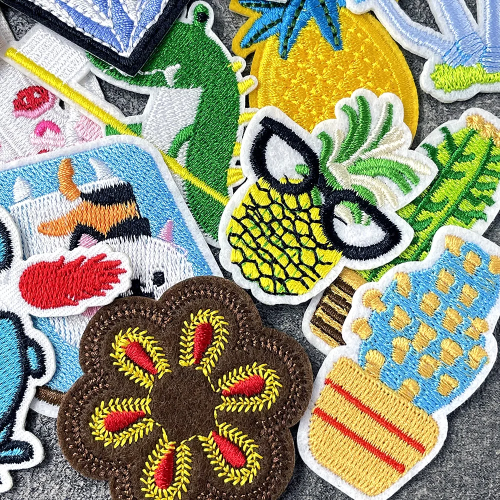 20pcs/Lot Iron on Patches Embroidery Applique Ironing Supplies Decorative Patch for Clothing Repair Decorate Mushroom Cactus