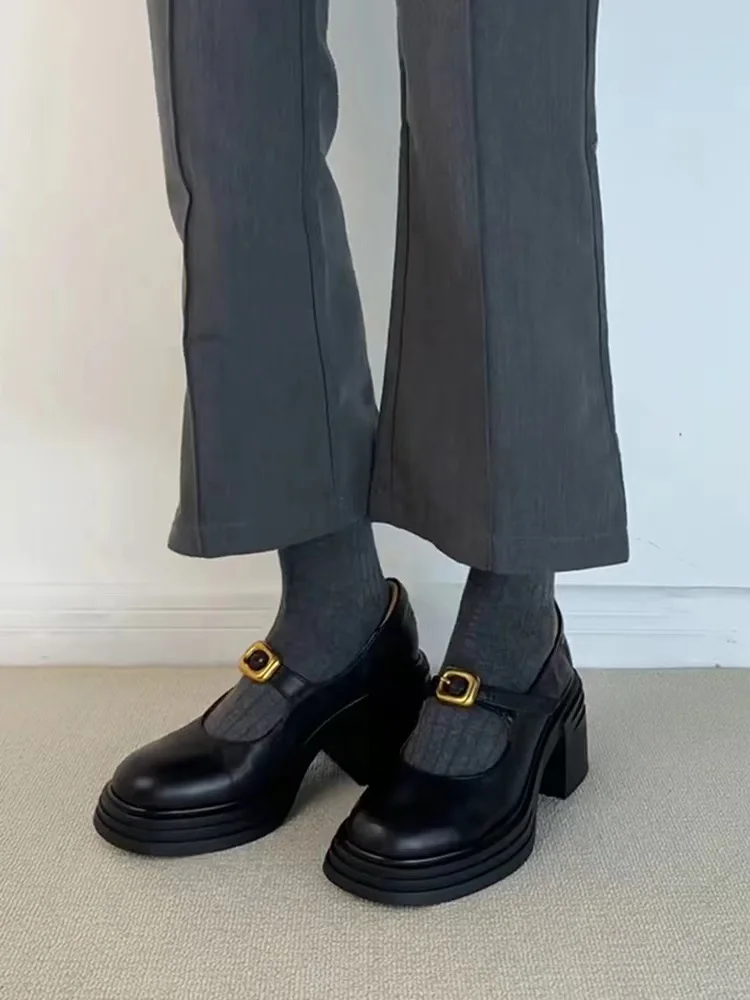 

Черные кожаные туфли Мэри Джейн на платформе с золотой пряжкой, женские ретро-туфли на массивном каблуке, стильные и модные для уличной носки