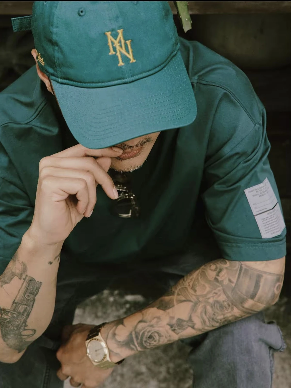 MADNESS ERA 920 CAP embroidered six-piece cap with curved edge
