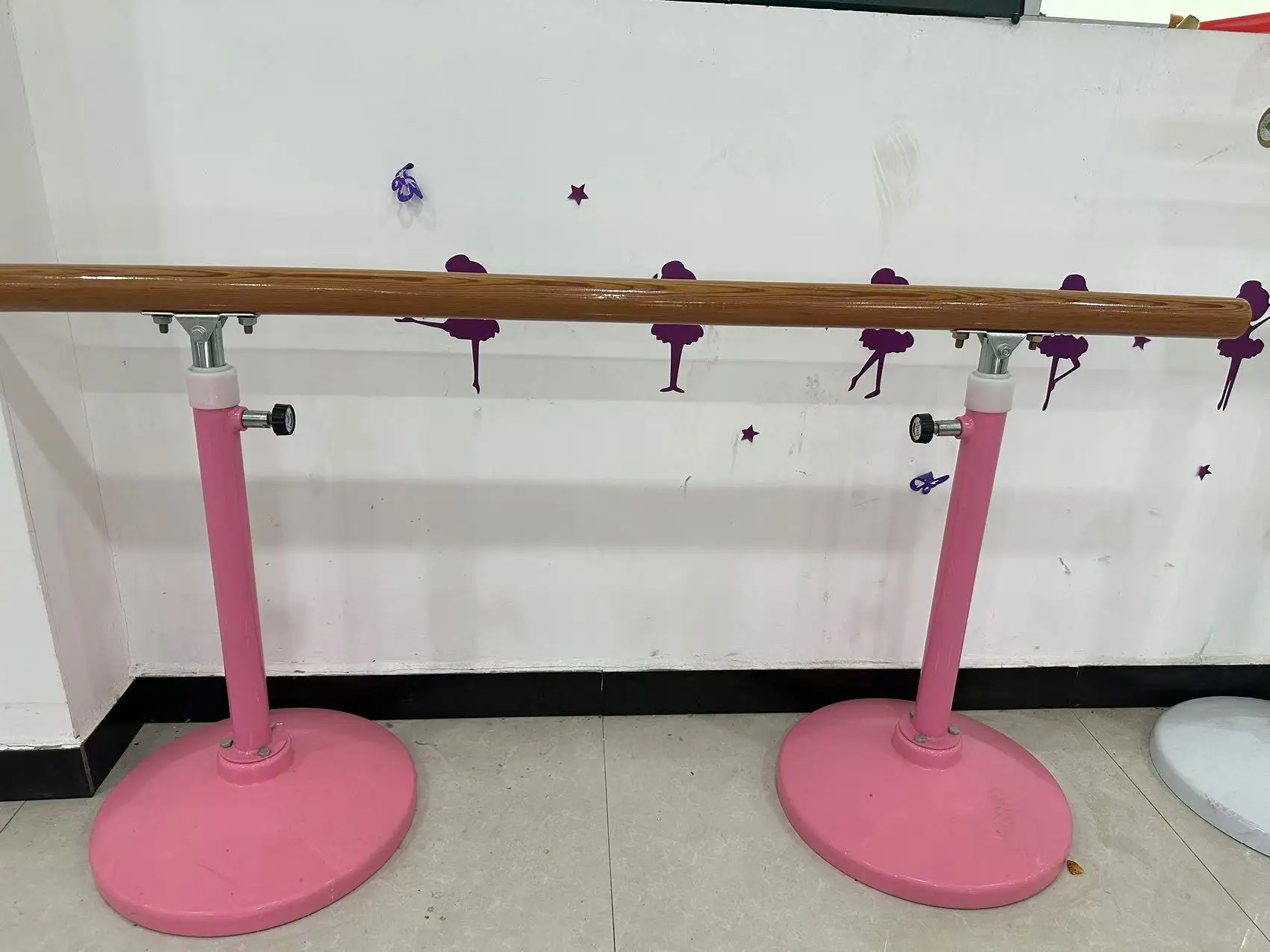 Hot Sale Training Exercise Portable Ballet Bar Fitness Wall Mount Ballet Barre Dance Bar  for Home and Club Usage