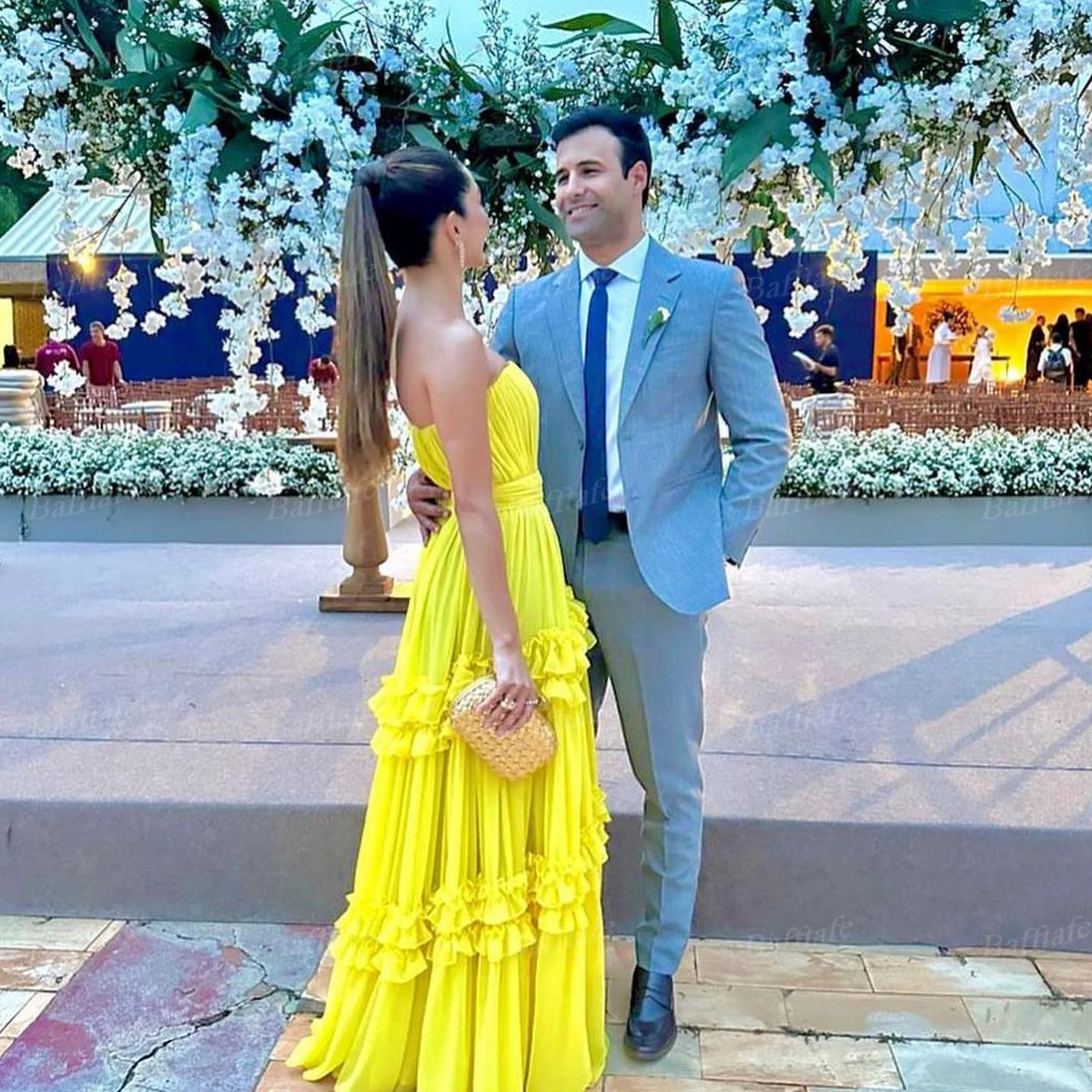 Yellow Chiffon Prom Dresses Strapless Tiered Pleated Long Evening Gowns Women Formal Party Special Occasion Dress Customized