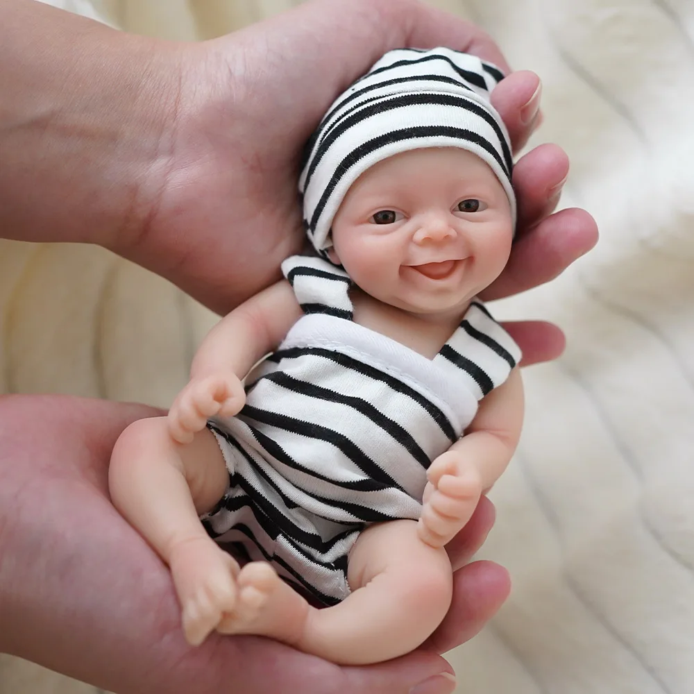 7 "Boy Micro Preemie Full Body Silicone Baby Doll "Noah" Realistica Mini Reborn Doll Sorpreso Bambini Anti-Stress